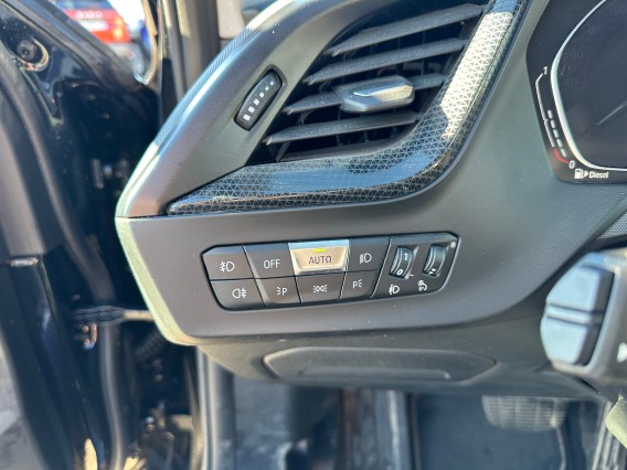 Aperçu de la photo 21 du véhicule BMW SERIE 1 F40