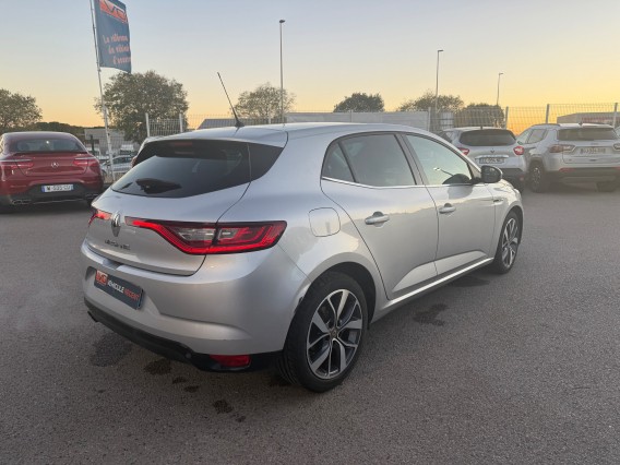 Aperçu de la photo 8 du véhicule RENAULT MEGANE IV BERLINE