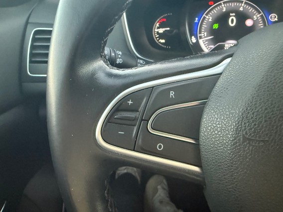 Aperçu de la photo 20 du véhicule RENAULT MEGANE IV BERLINE