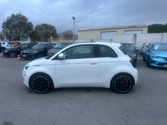 Aperçu de la photo 6 du véhicule FIAT 500e BERLINE MY22 SERIE 1 STEP 1