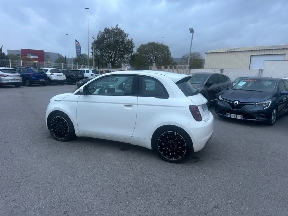 Aperçu de la photo 7 du véhicule FIAT 500e BERLINE MY22 SERIE 1 STEP 1