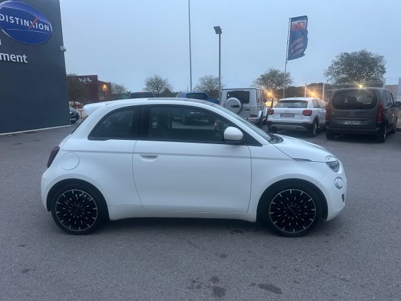 Aperçu de la photo 9 du véhicule FIAT 500e BERLINE MY22 SERIE 1 STEP 1