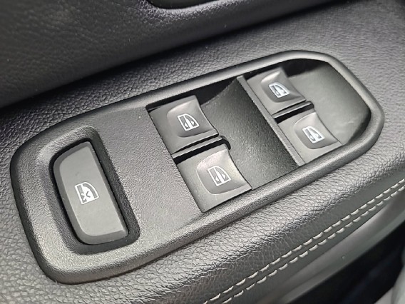 Aperçu de la photo 18 du véhicule DACIA DUSTER