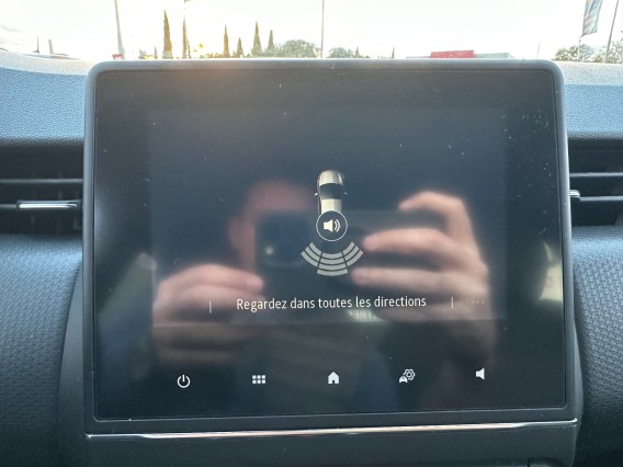 Aperçu de la photo 28 du véhicule RENAULT CLIO V