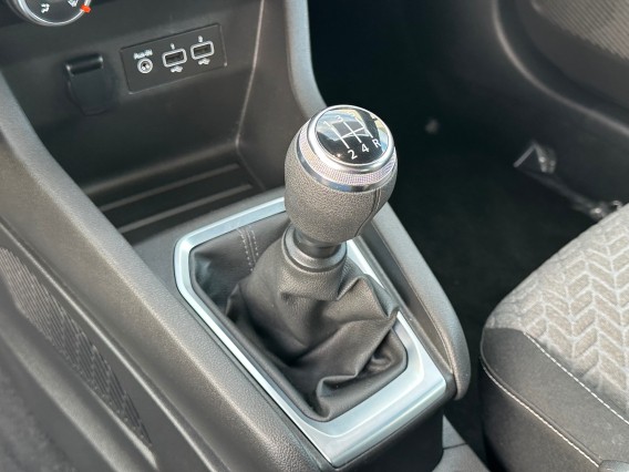 Aperçu de la photo 17 du véhicule RENAULT CLIO V