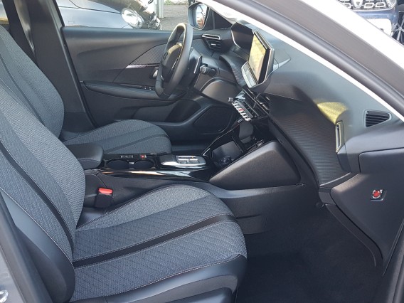 Aperçu de la photo 15 du véhicule PEUGEOT 208