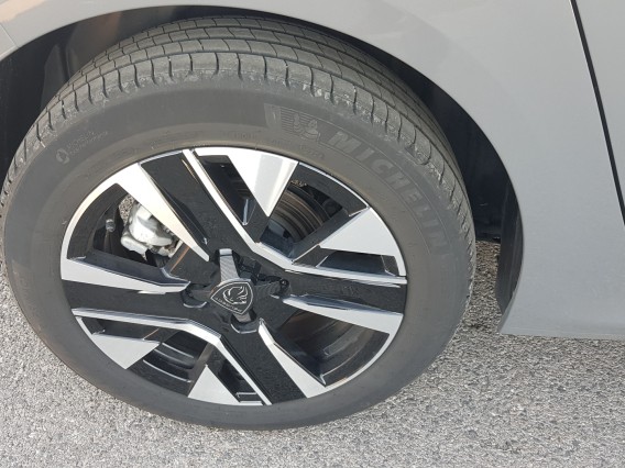 Aperçu de la photo 16 du véhicule PEUGEOT 208