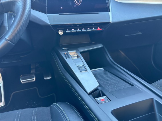 Aperçu de la photo 20 du véhicule PEUGEOT 408