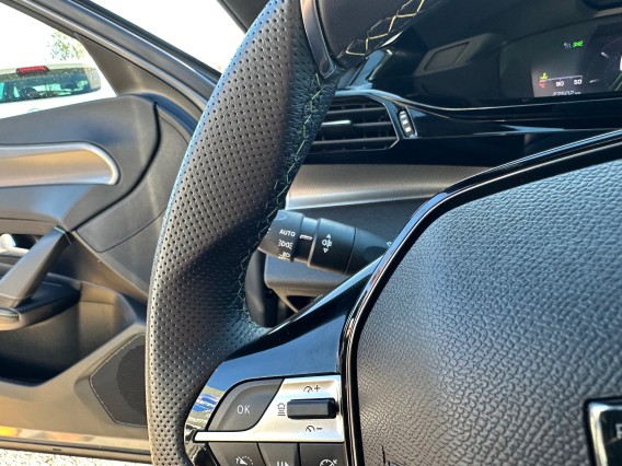 Aperçu de la photo 26 du véhicule PEUGEOT 408