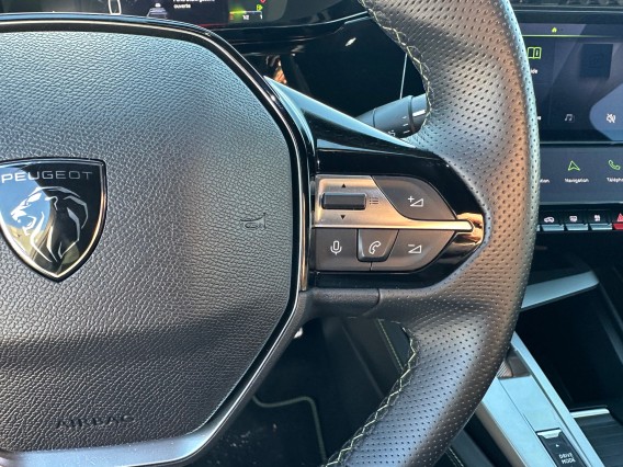 Aperçu de la photo 27 du véhicule PEUGEOT 408