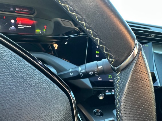 Aperçu de la photo 28 du véhicule PEUGEOT 408