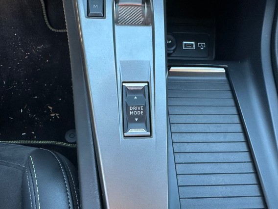 Aperçu de la photo 33 du véhicule PEUGEOT 408