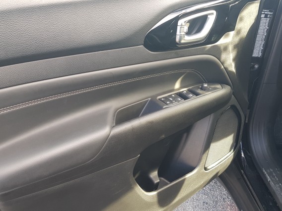 Aperçu de la photo 15 du véhicule JEEP COMPASS