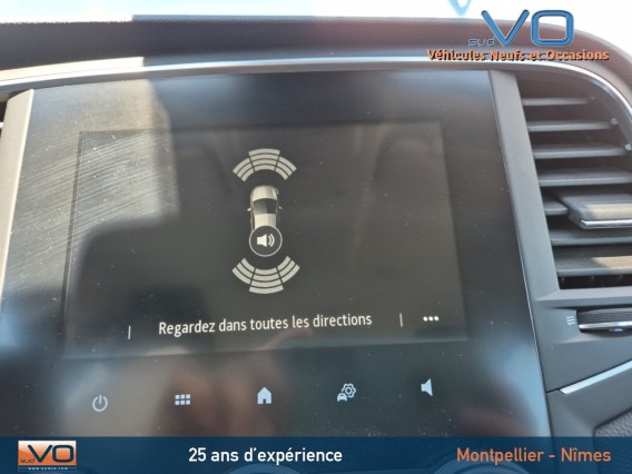 Aperçu de la photo 20 du véhicule RENAULT MEGANE IV BERLINE