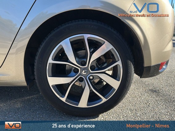 Aperçu de la photo 19 du véhicule RENAULT MEGANE IV BERLINE