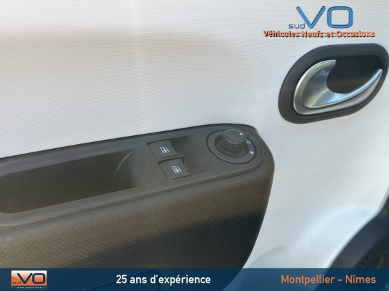 Aperçu de la photo 21 du véhicule RENAULT TWINGO III