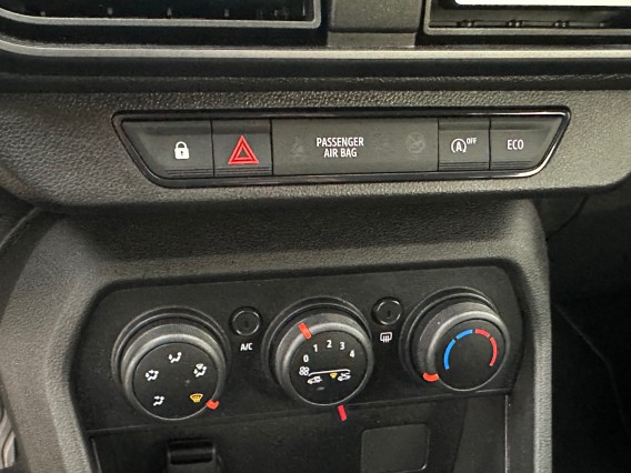 Aperçu de la photo 17 du véhicule DACIA SANDERO