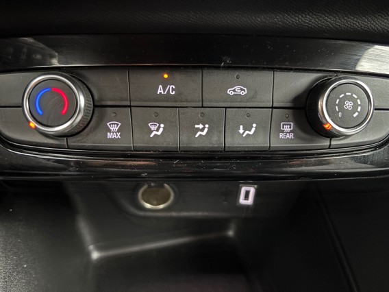 Aperçu de la photo 21 du véhicule OPEL CORSA