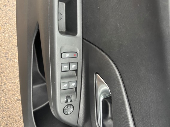 Aperçu de la photo 22 du véhicule OPEL CORSA