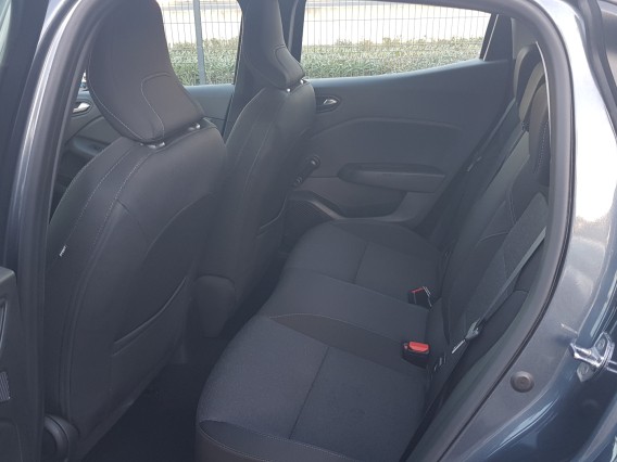 Aperçu de la photo 10 du véhicule RENAULT CLIO V