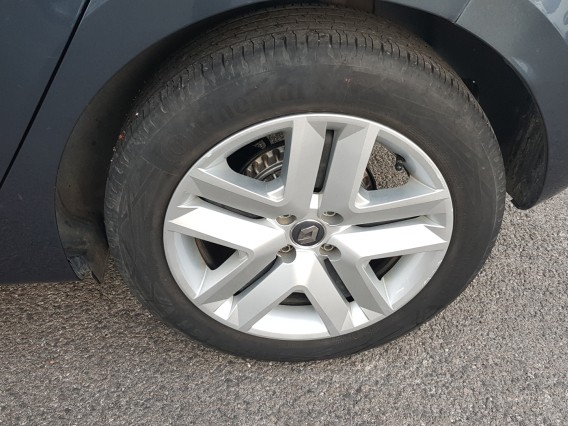 Aperçu de la photo 15 du véhicule RENAULT CLIO V