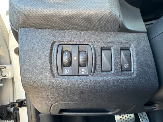 Aperçu de la photo 18 du véhicule RENAULT CLIO IV