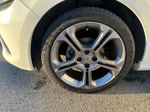 Aperçu de la photo 25 du véhicule RENAULT CLIO IV