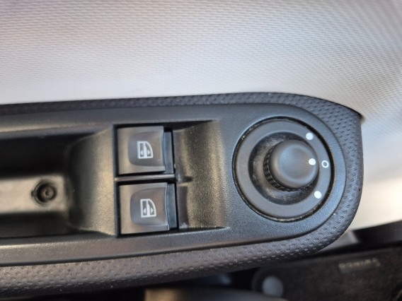 Aperçu de la photo 15 du véhicule RENAULT TWINGO ELECTRIC