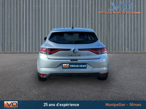 Aperçu de la photo 6 du véhicule RENAULT MEGANE IV BERLINE