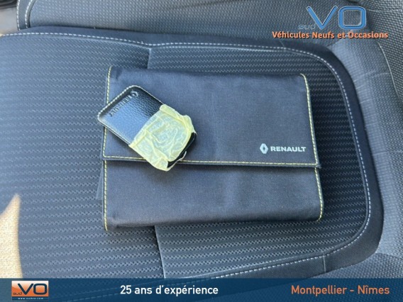 Aperçu de la photo 32 du véhicule RENAULT MEGANE IV BERLINE