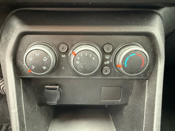 Aperçu de la photo 14 du véhicule DACIA SANDERO