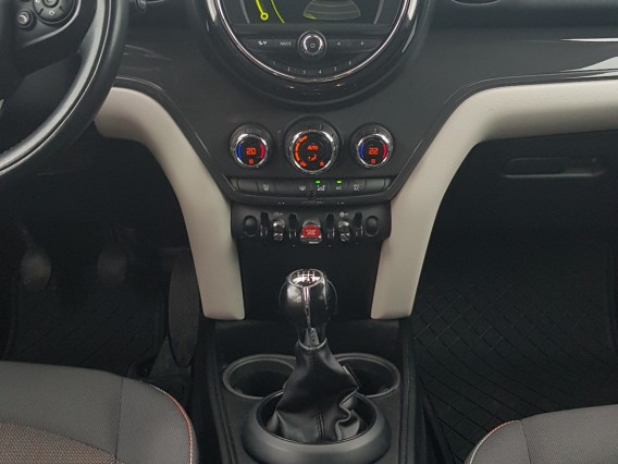 Aperçu de la photo 10 du véhicule MINI COUNTRYMAN F60