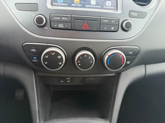 Aperçu de la photo 14 du véhicule HYUNDAI i10