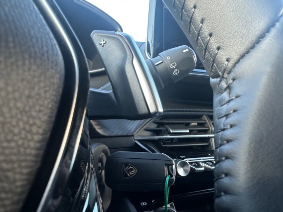 Aperçu de la photo 30 du véhicule PEUGEOT 208