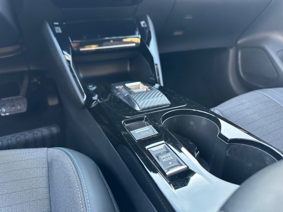 Aperçu de la photo 18 du véhicule PEUGEOT 208 ELECTRIQUE