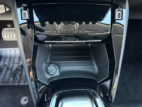 Aperçu de la photo 31 du véhicule PEUGEOT 208 ELECTRIQUE