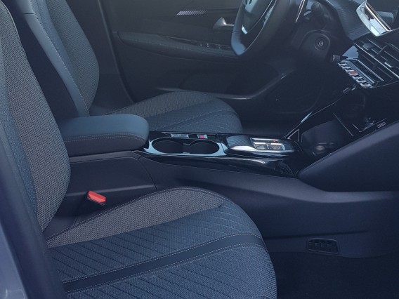 Aperçu de la photo 9 du véhicule PEUGEOT 208