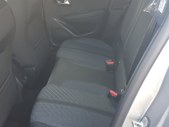 Aperçu de la photo 16 du véhicule PEUGEOT 208