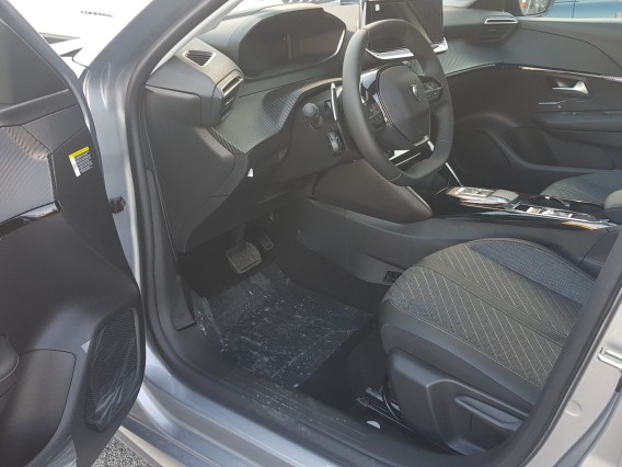 Aperçu de la photo 18 du véhicule PEUGEOT 208