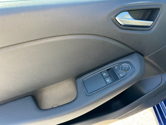 Aperçu de la photo 12 du véhicule RENAULT CLIO V