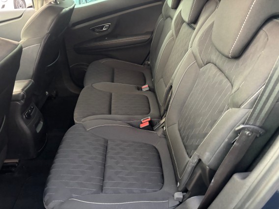 Aperçu de la photo 16 du véhicule RENAULT SCENIC IV