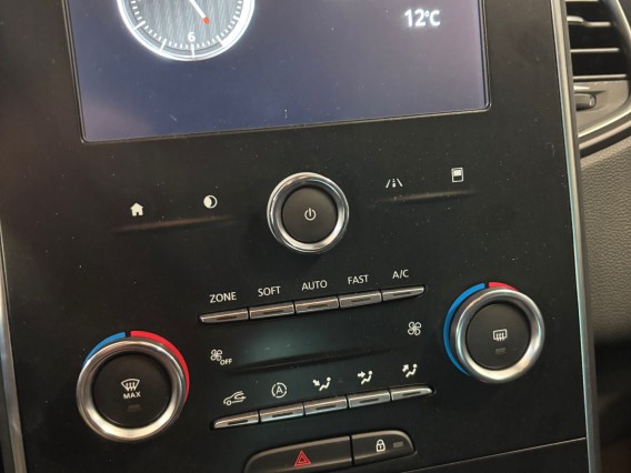 Aperçu de la photo 27 du véhicule RENAULT SCENIC IV