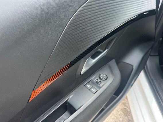 Aperçu de la photo 11 du véhicule PEUGEOT 208 ELECTRIQUE