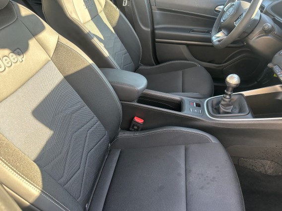 Aperçu de la photo 16 du véhicule JEEP AVENGER