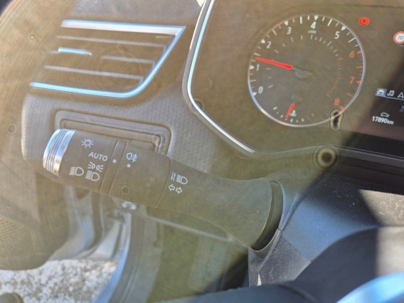 Aperçu de la photo 17 du véhicule RENAULT CLIO V