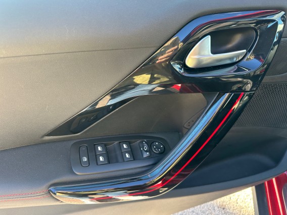 Aperçu de la photo 11 du véhicule PEUGEOT 2008