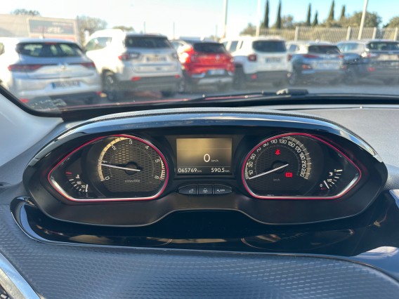 Aperçu de la photo 15 du véhicule PEUGEOT 2008
