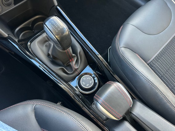 Aperçu de la photo 19 du véhicule PEUGEOT 2008