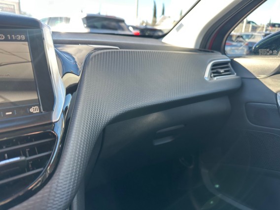 Aperçu de la photo 20 du véhicule PEUGEOT 2008