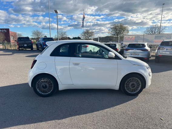 Aperçu de la photo 8 du véhicule FIAT 500e 3+1 MY22 SERIE 1 STEP 2